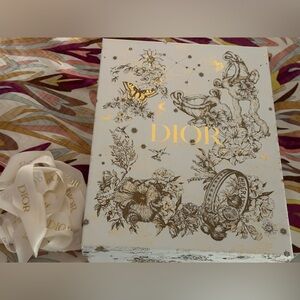Dior 2021 white gold Holiday Edition Box